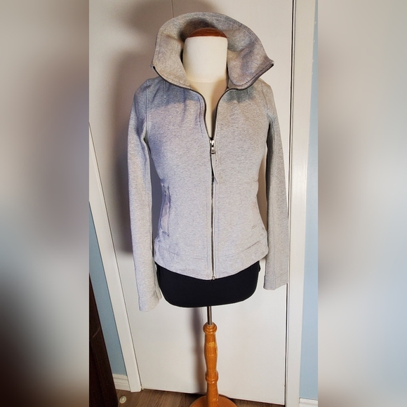 Lululemon En Route Light Heather Grey Jacket Athletic Workout Sweatshirt 4 - Picture 1 of 13